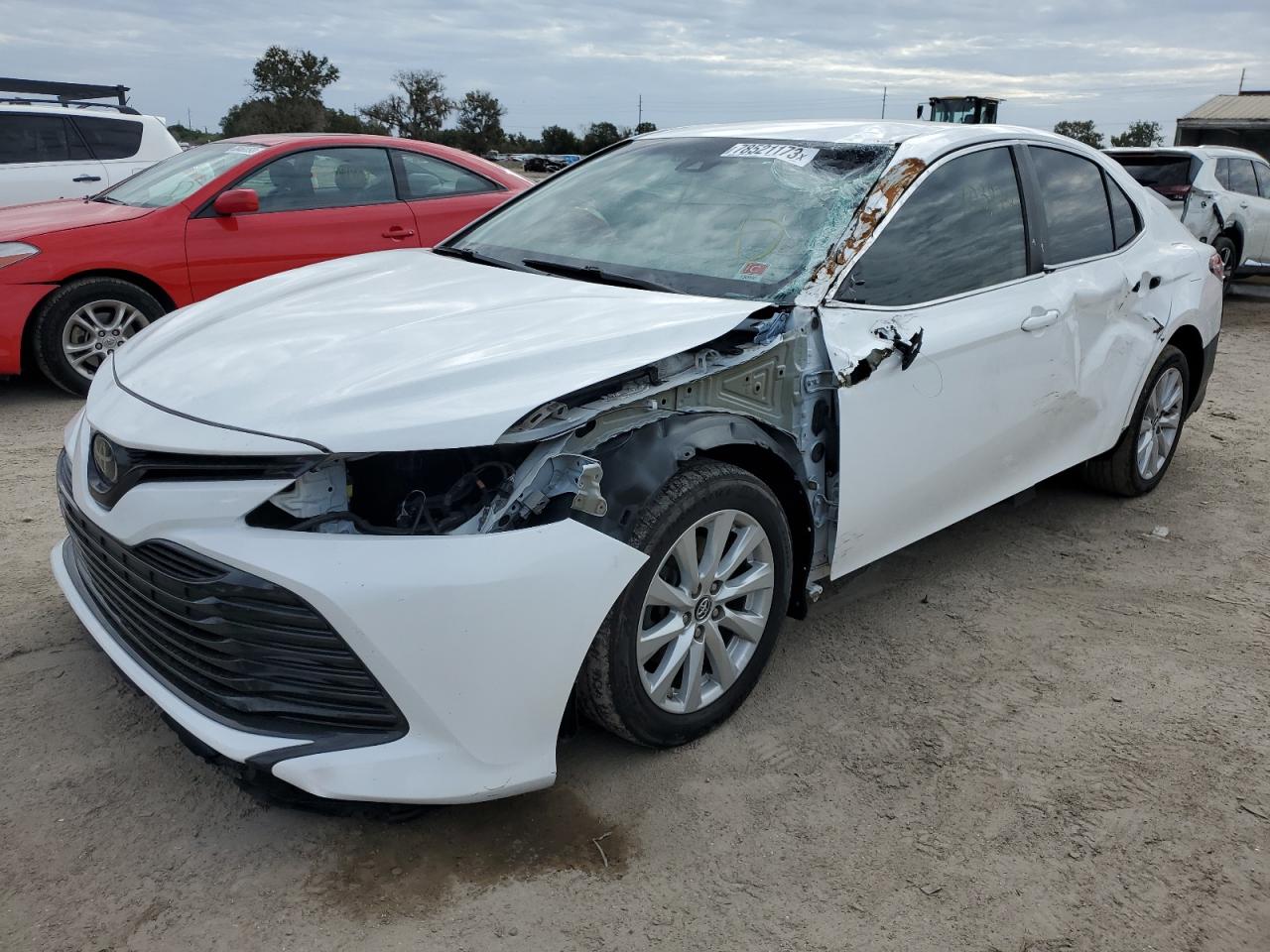 Obraz 1 z 2019 TOYOTA CAMRY L 2019 z VIN 4T1B11HK5KU247541