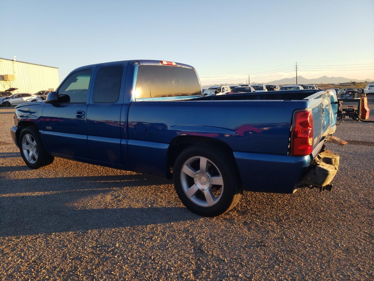 Image 2 of 2003 CHEVROLET SILVERADO K1500 2003 with VIN 2GCEK19N731340078