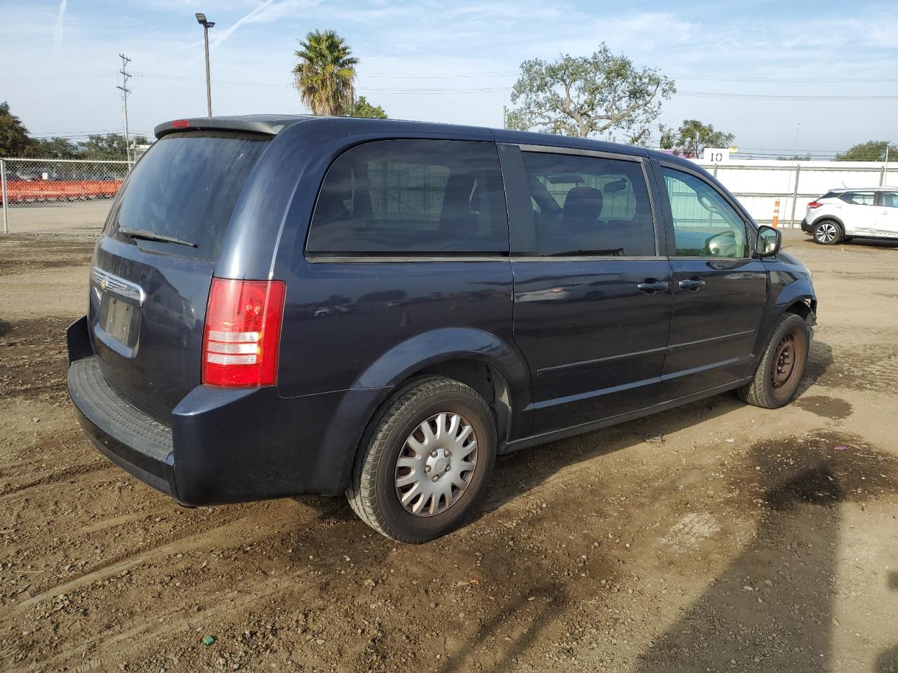 Obraz 3 z 2008 CHRYSLER TOWN & COUNTRY LX 2008 z VIN 2A8HR44H08R700062