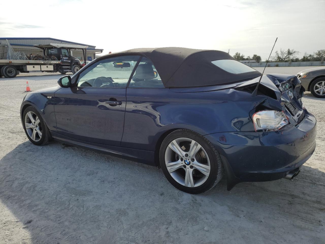 Изображение 2 2010 BMW 128 I 2010 с VIN WBAUN1C57AVH77859