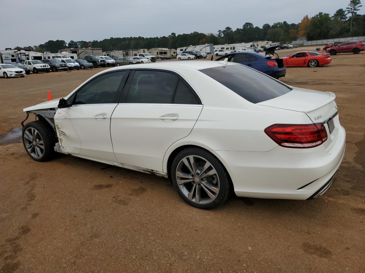 Obraz 2 z 2016 MERCEDES-BENZ E 350 2016 z VIN WDDHF5KBXGB198927