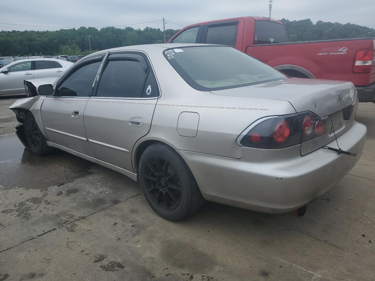 Image 2 of 1998 HONDA ACCORD EX 1998 with VIN 1HGCG1651WA042165