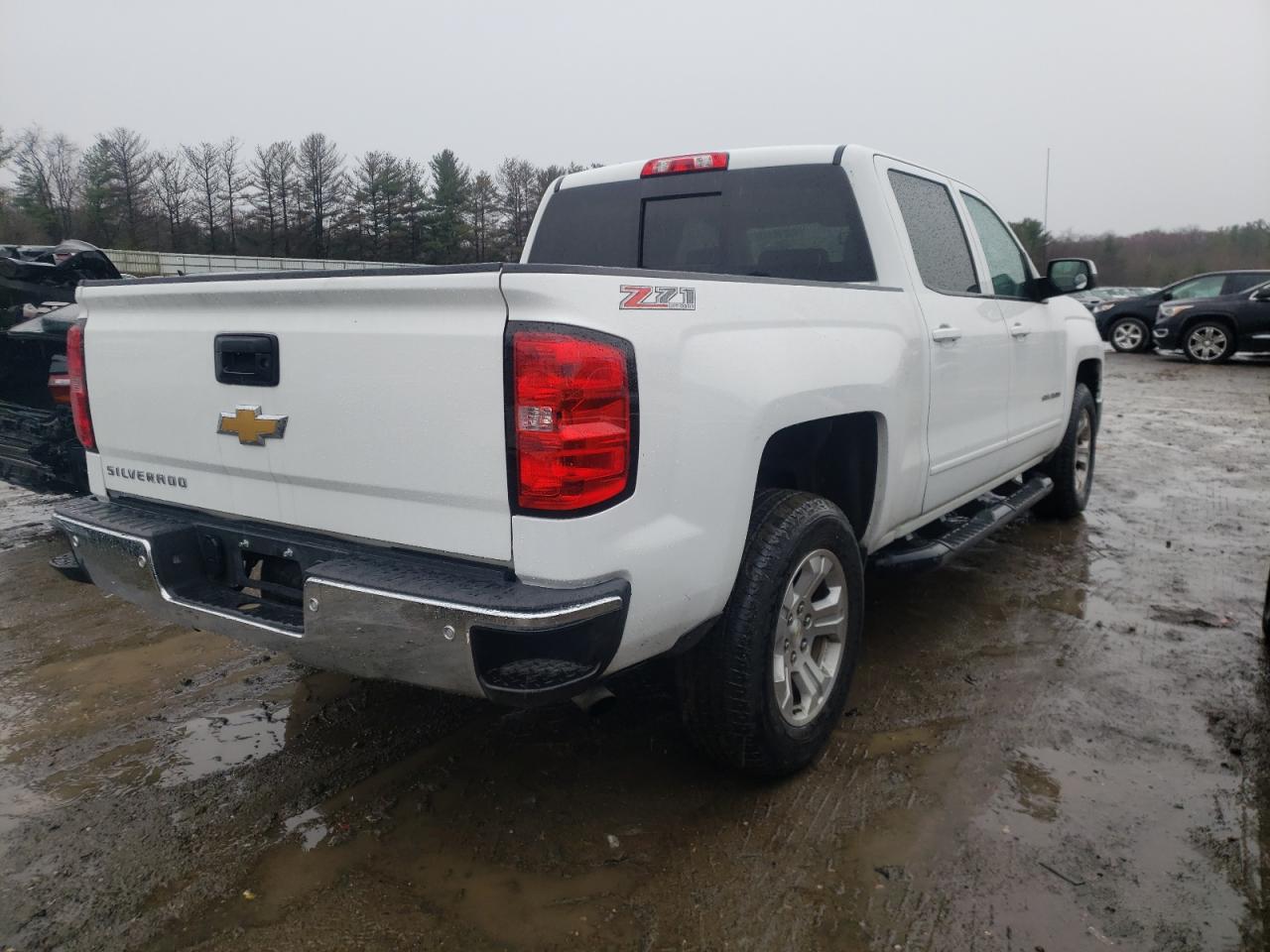 Image 3 of 2015 CHEVROLET SILVERADO K1500 LT 2015 with VIN 3GCUKREC9FG511777