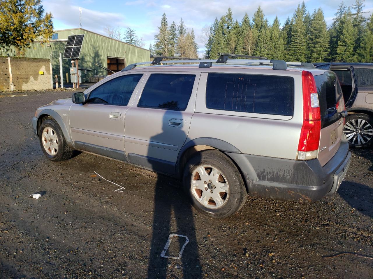 Image 2 of 2005 VOLVO XC70  2005 with VIN YV1SZ592751191413
