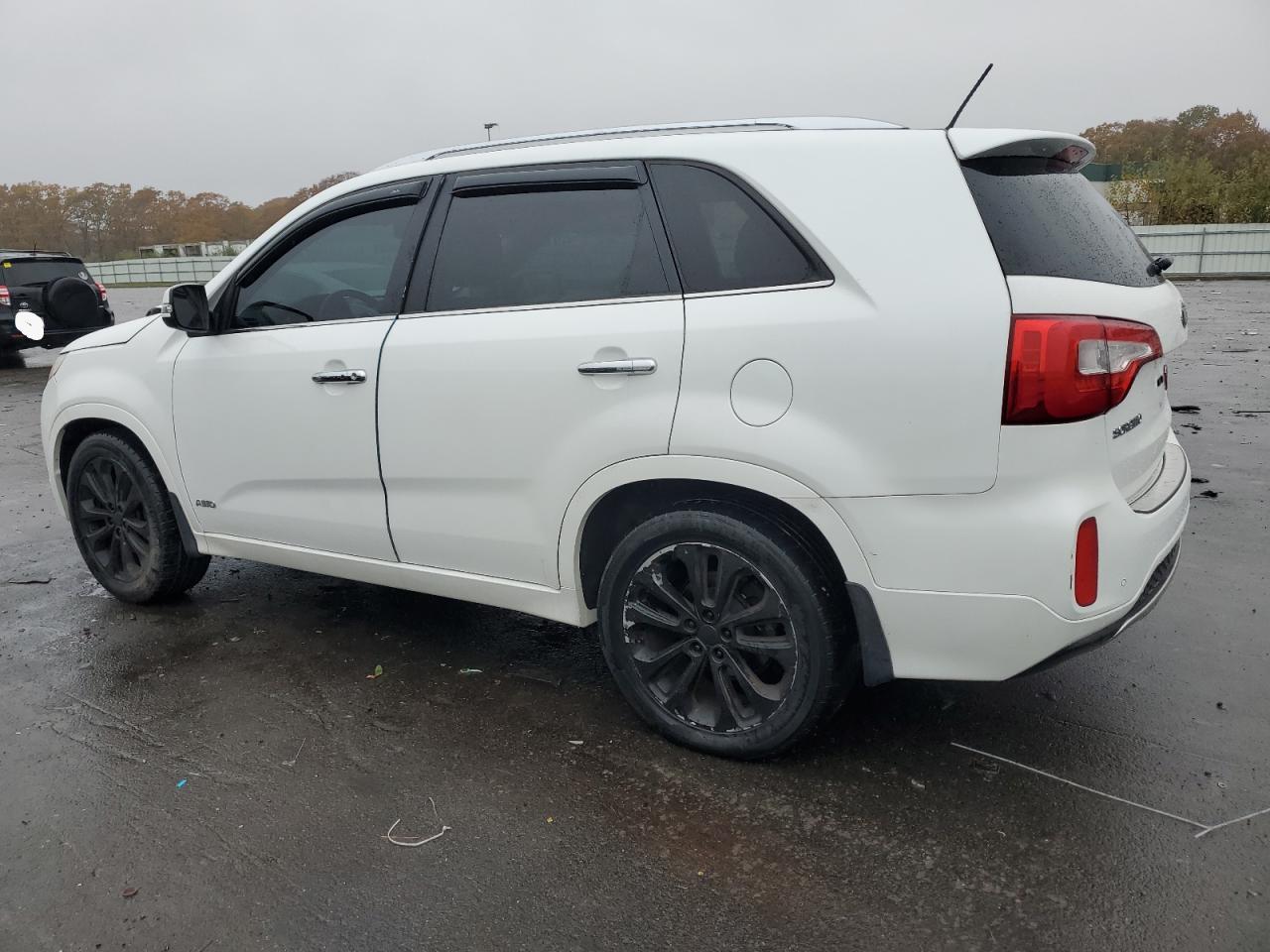 Image 2 of 2015 KIA SORENTO SX 2015 with VIN 5XYKWDA78FG653141