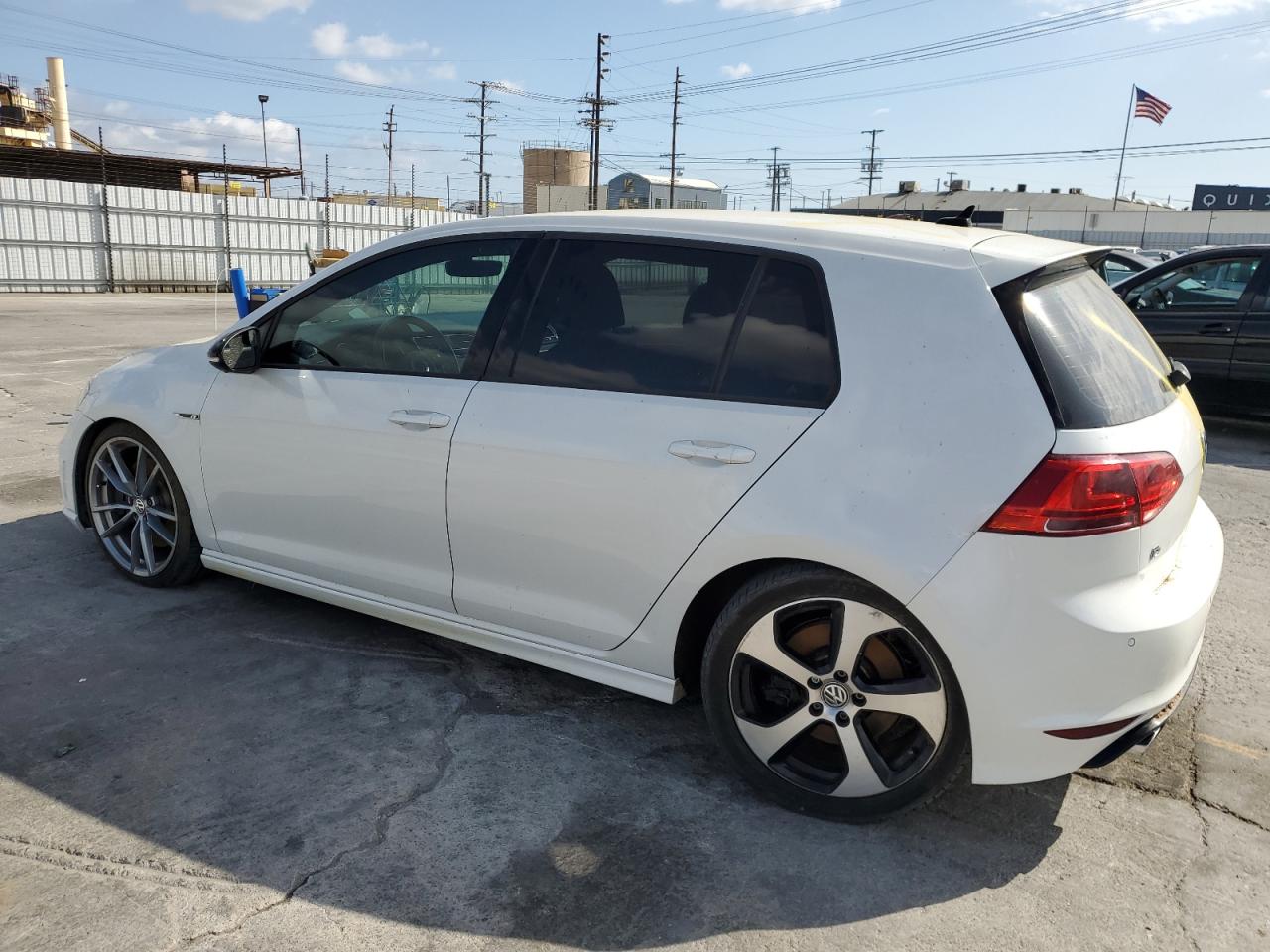 Obraz 2 z 2017 VOLKSWAGEN GOLF R  2017 z VIN WVWVF7AU1HW163974