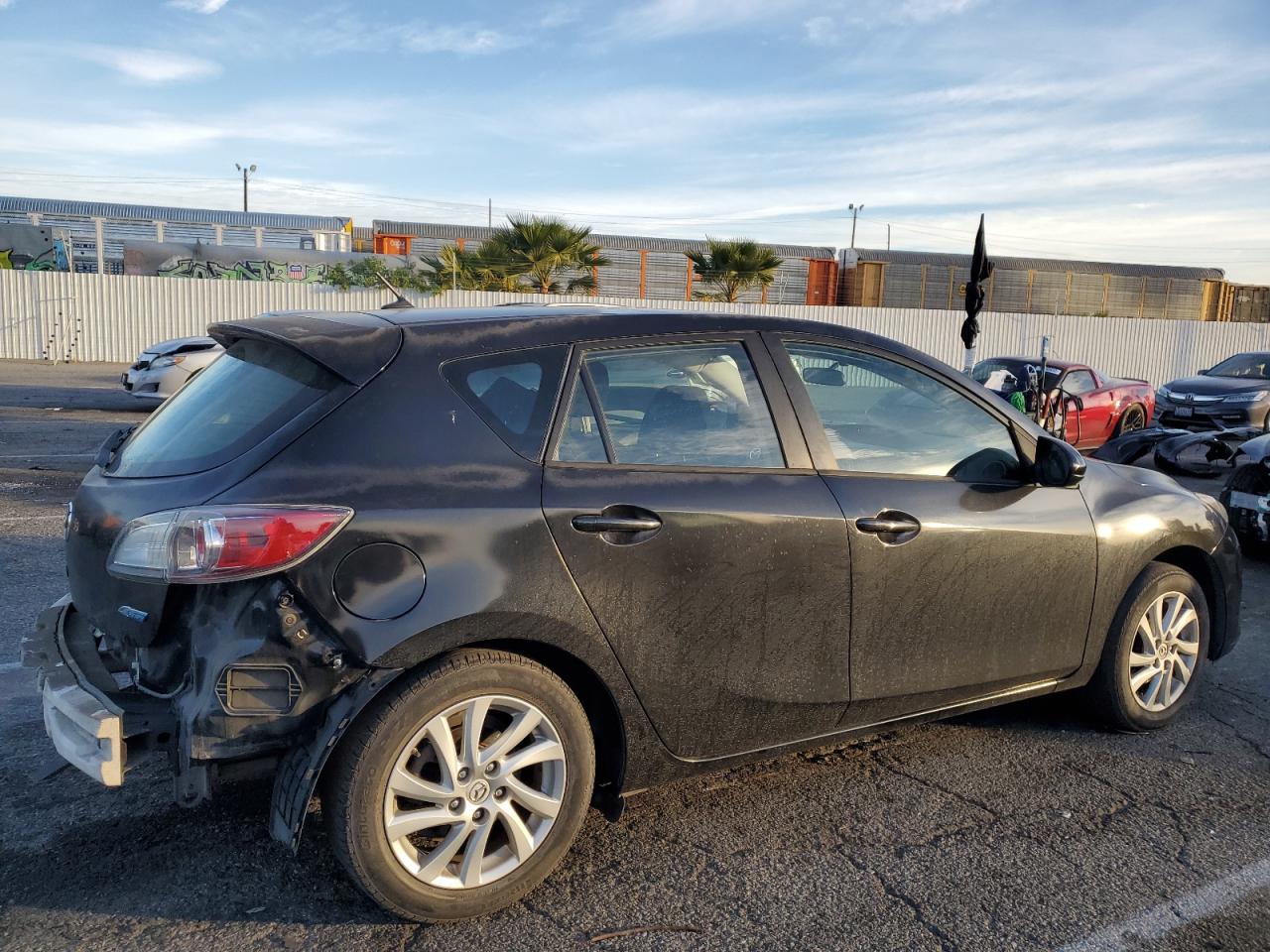 Obraz 3 z 2012 MAZDA 3 I 2012 z VIN JM1BL1L73C1580664