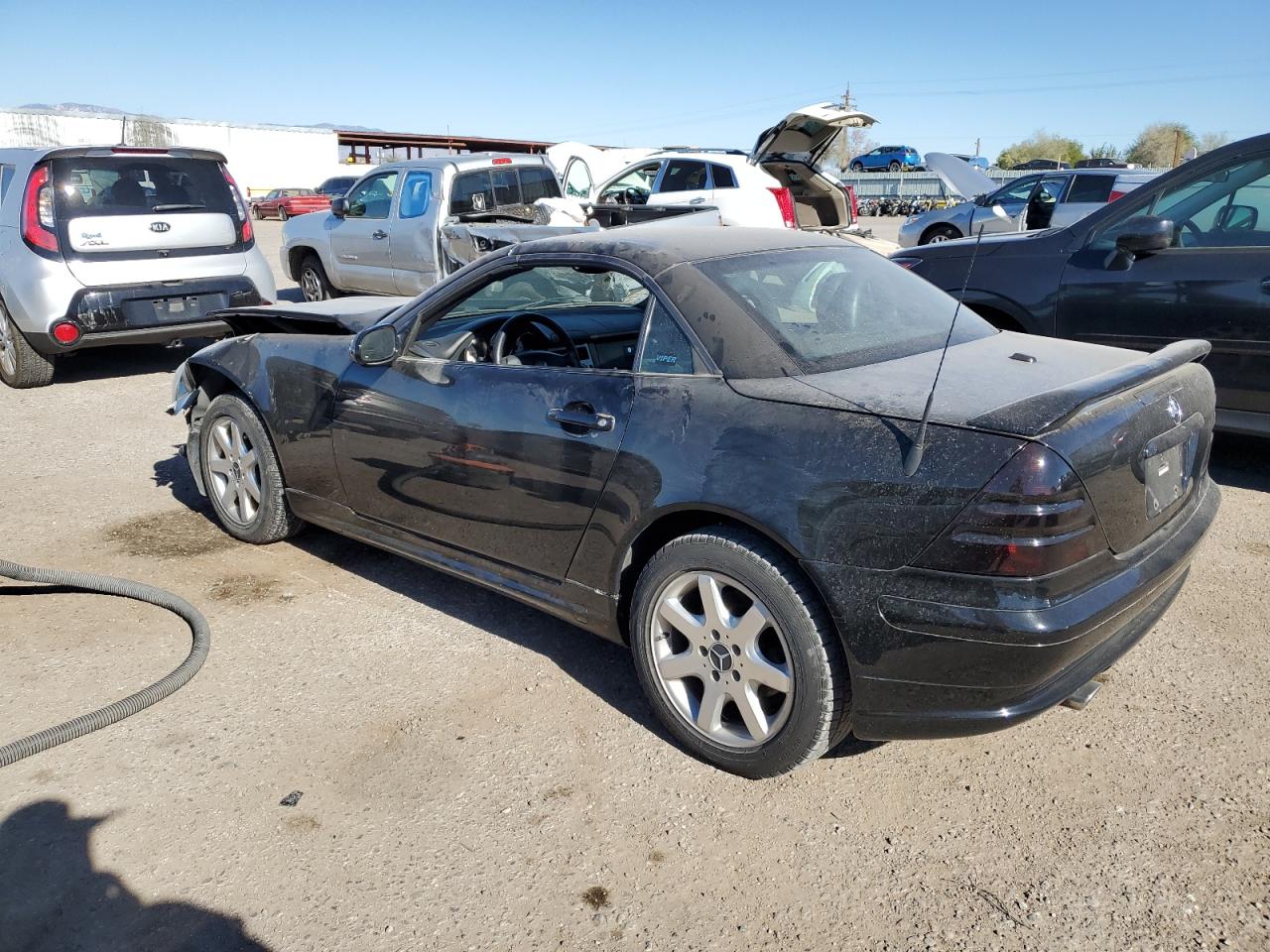 Image 2 of 2001 MERCEDES-BENZ SLK 230 KOMPRESSOR 2001 with VIN WDBKK49F81F216810