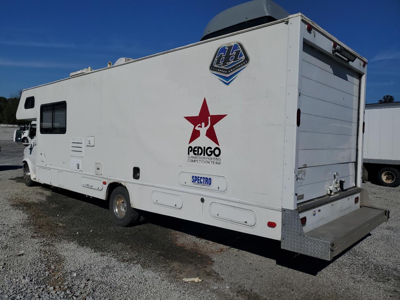 Obraz 3 z 2001 FORD ECONOLINE E450 SUPER DUTY CUTAWAY VAN 2001 z VIN 1FDXE45S21HB62972