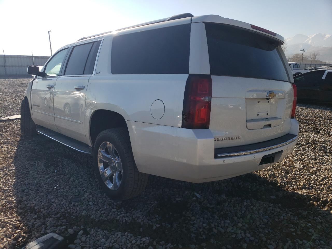 Изображение 2 2015 CHEVROLET SUBURBAN K1500 LTZ 2015 с VIN 1GNSKKKC9FR307099