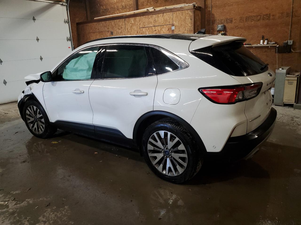 Image 2 of 2020 FORD ESCAPE TITANIUM 2020 with VIN 1FMCU9DZ5LUB61242