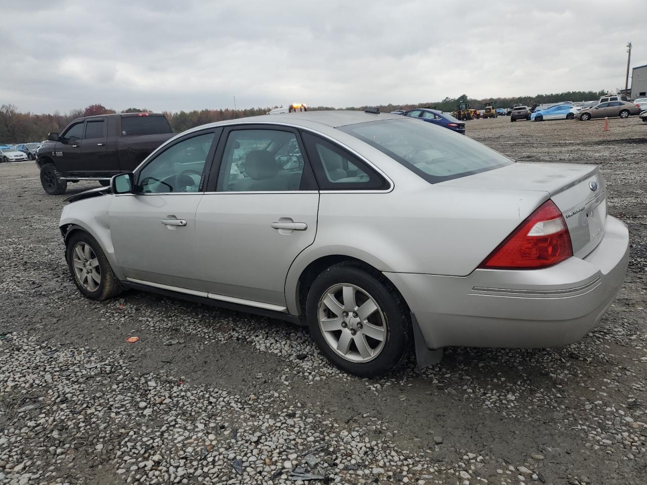 Image 2 of 2007 FORD FIVE HUNDRED SEL 2007 with VIN 1FAHP24117G156925