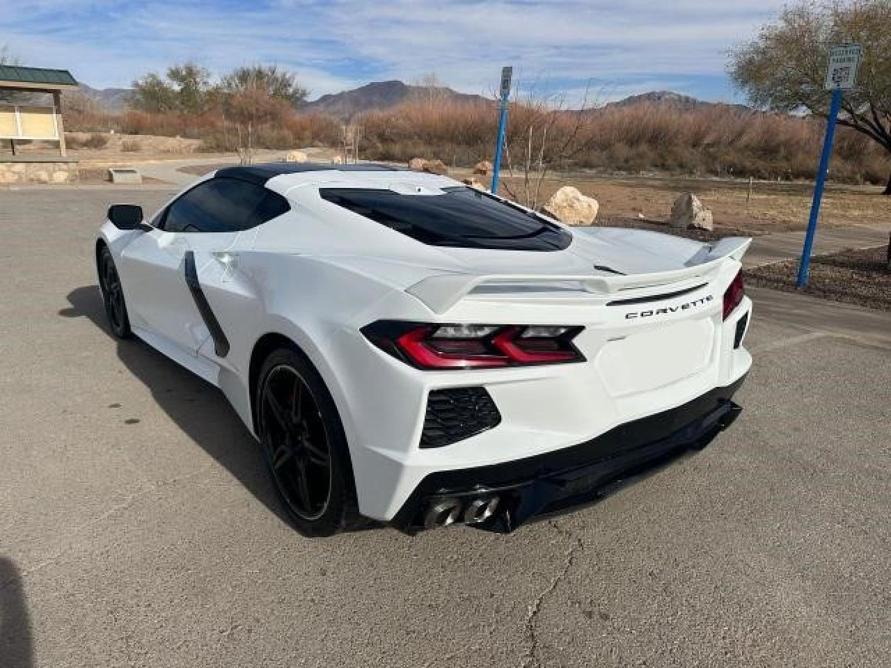 Изображение 3 2021 CHEVROLET CORVETTE STINGRAY 2LT 2021 с VIN 1G1YB2D42M5119000