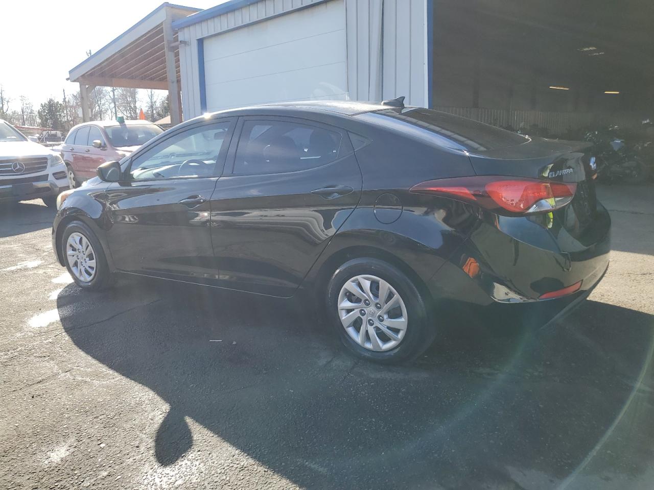 Image 2 of 2016 HYUNDAI ELANTRA SE 2016 with VIN 5NPDH4AE0GH757456