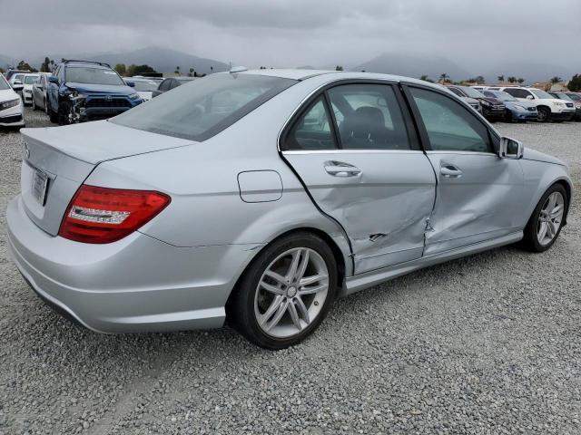 Obraz 3 z 2014 MERCEDES-BENZ C 250 2014 z VIN WDDGF4HB5ER306100