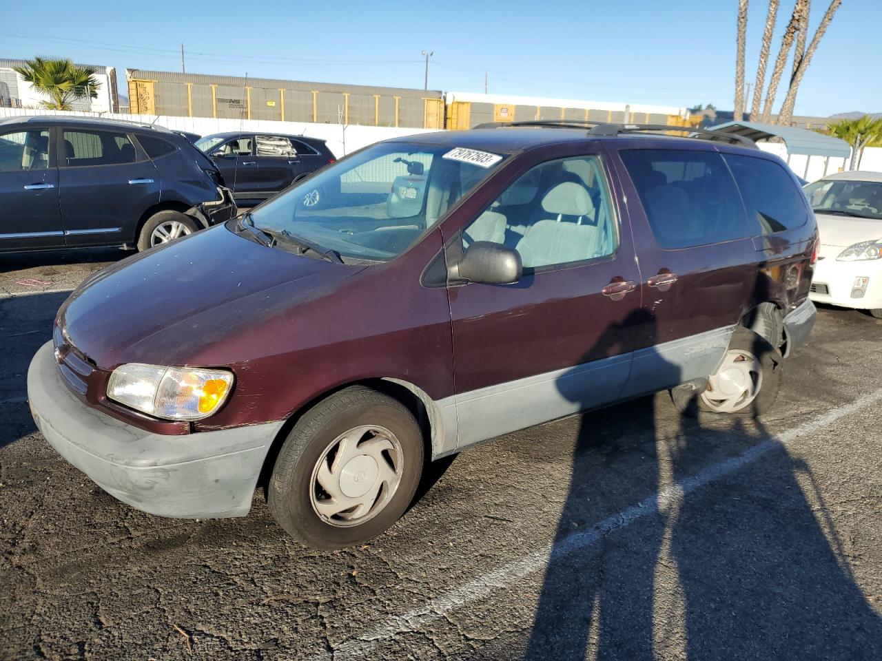 Изображение 1 2000 TOYOTA SIENNA LE 2000 с VIN 4T3ZF13C3YU268372
