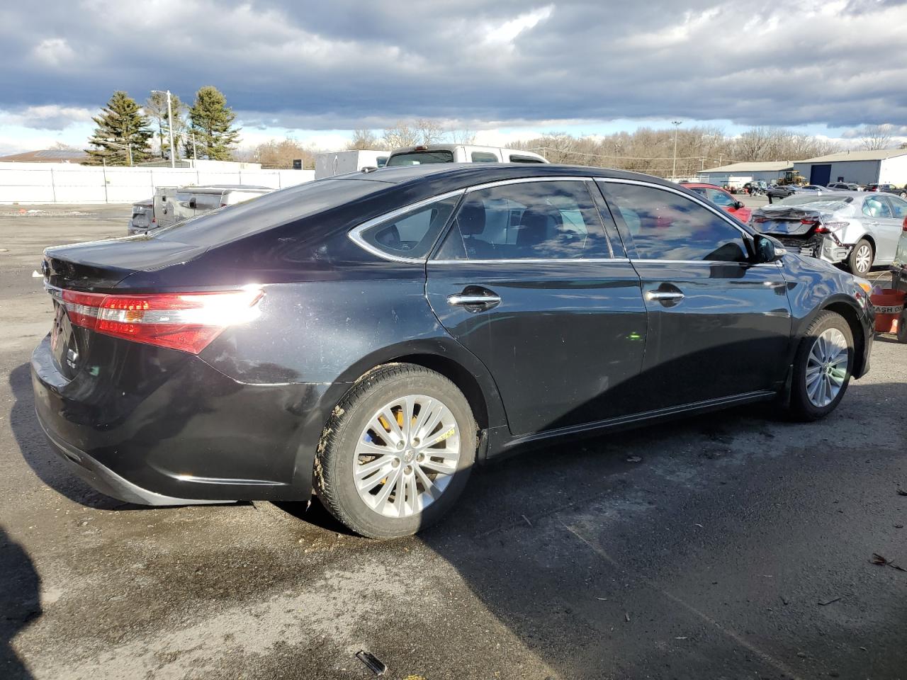 Image 3 of 2015 TOYOTA AVALON HYBRID 2015 with VIN 4T1BD1EB9FU036182