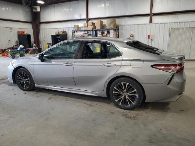 Obraz 2 z 2020 TOYOTA CAMRY SE 2020 z VIN 4T1G11AKXLU360404