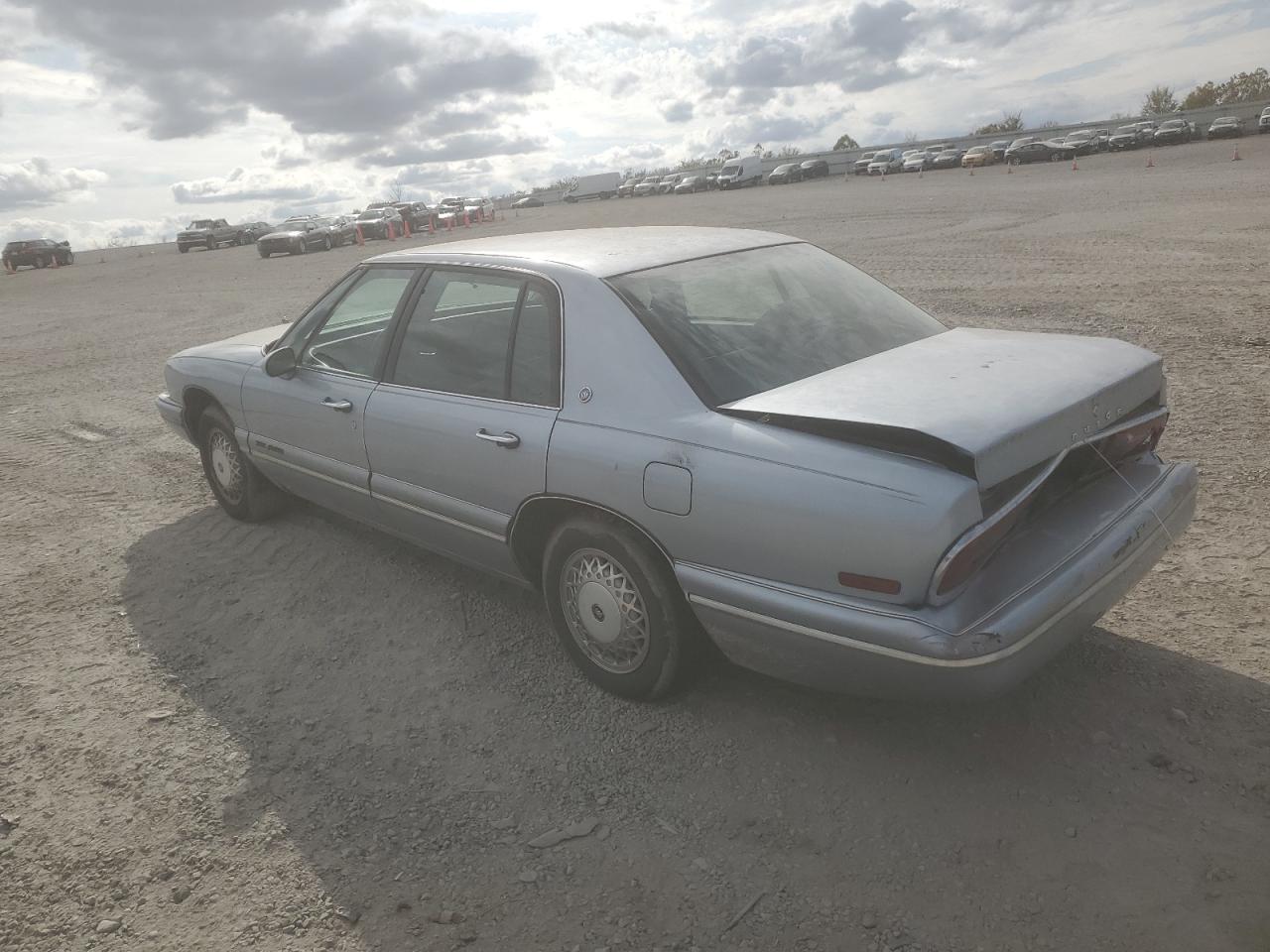 Image 2 of 1996 BUICK PARK AVENUE  1996 with VIN 1G4CW52K3TH626070