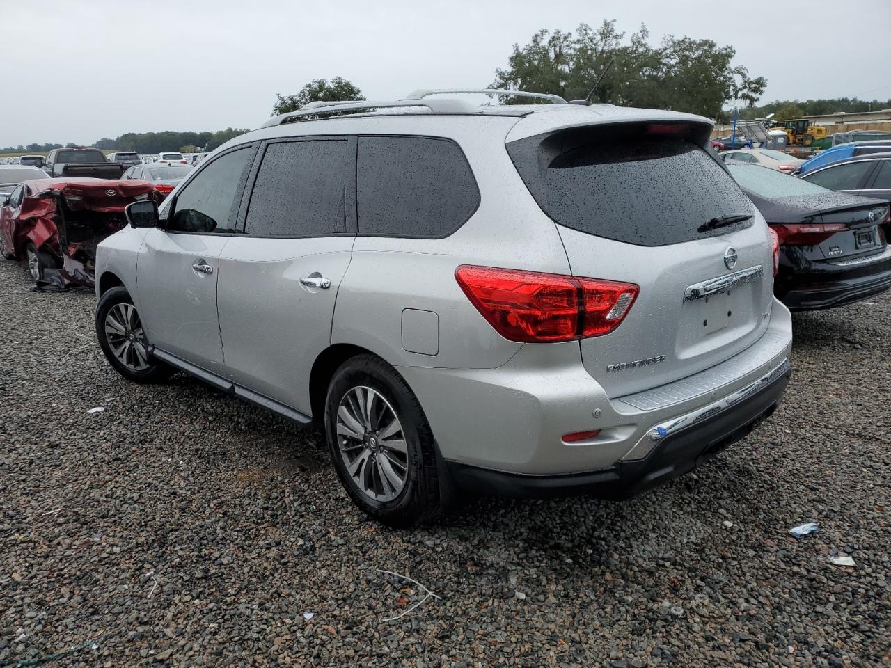Obraz 2 z 2017 NISSAN PATHFINDER S 2017 z VIN 5N1DR2MN0HC618479