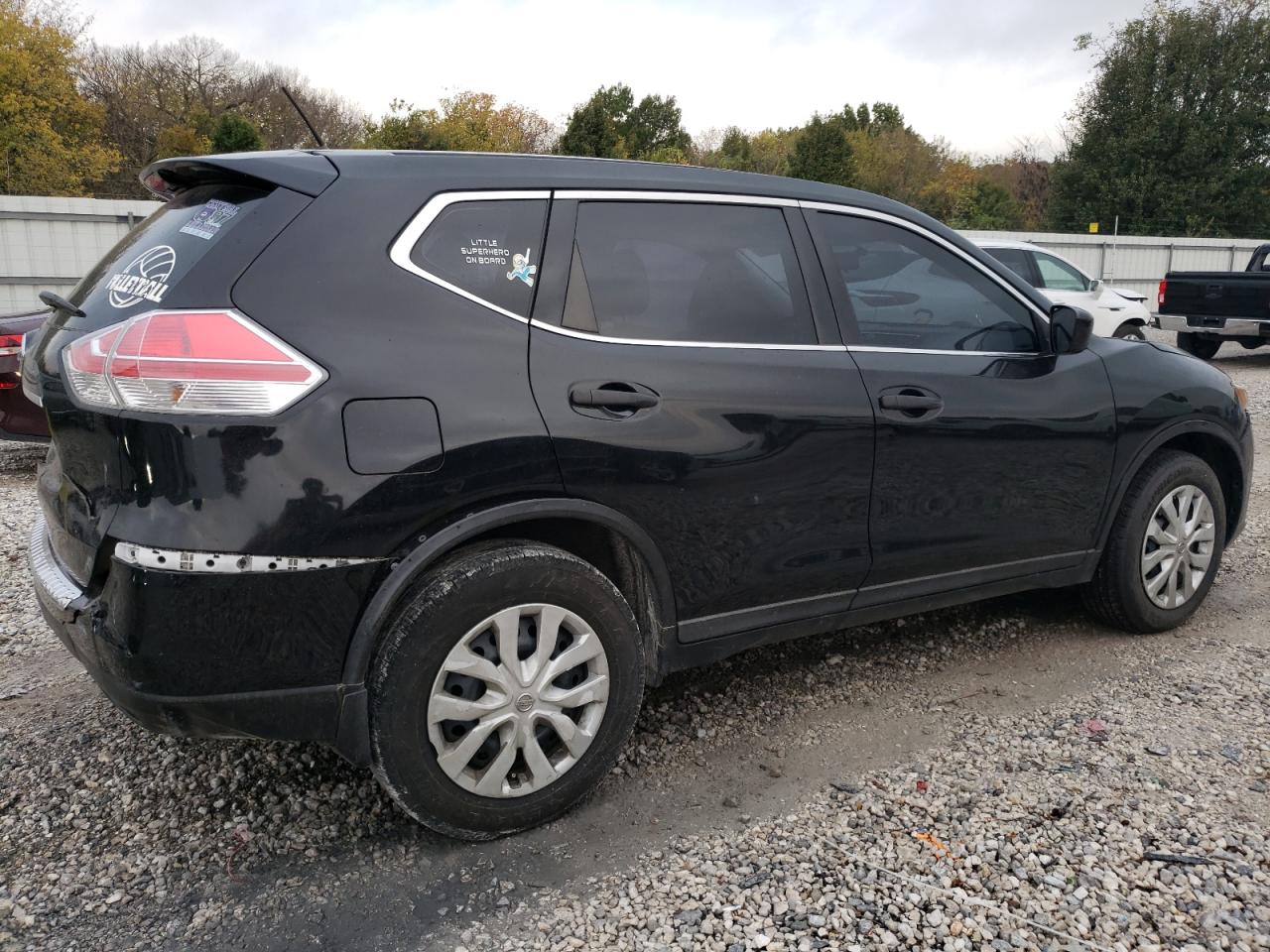 Image 3 of 2016 NISSAN ROGUE S 2016 with VIN KNMAT2MT4GP724982