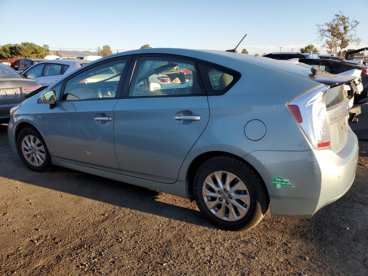 Image 2 of 2015 TOYOTA PRIUS PLUG-IN  2015 with VIN JTDKN3DP8F3072803