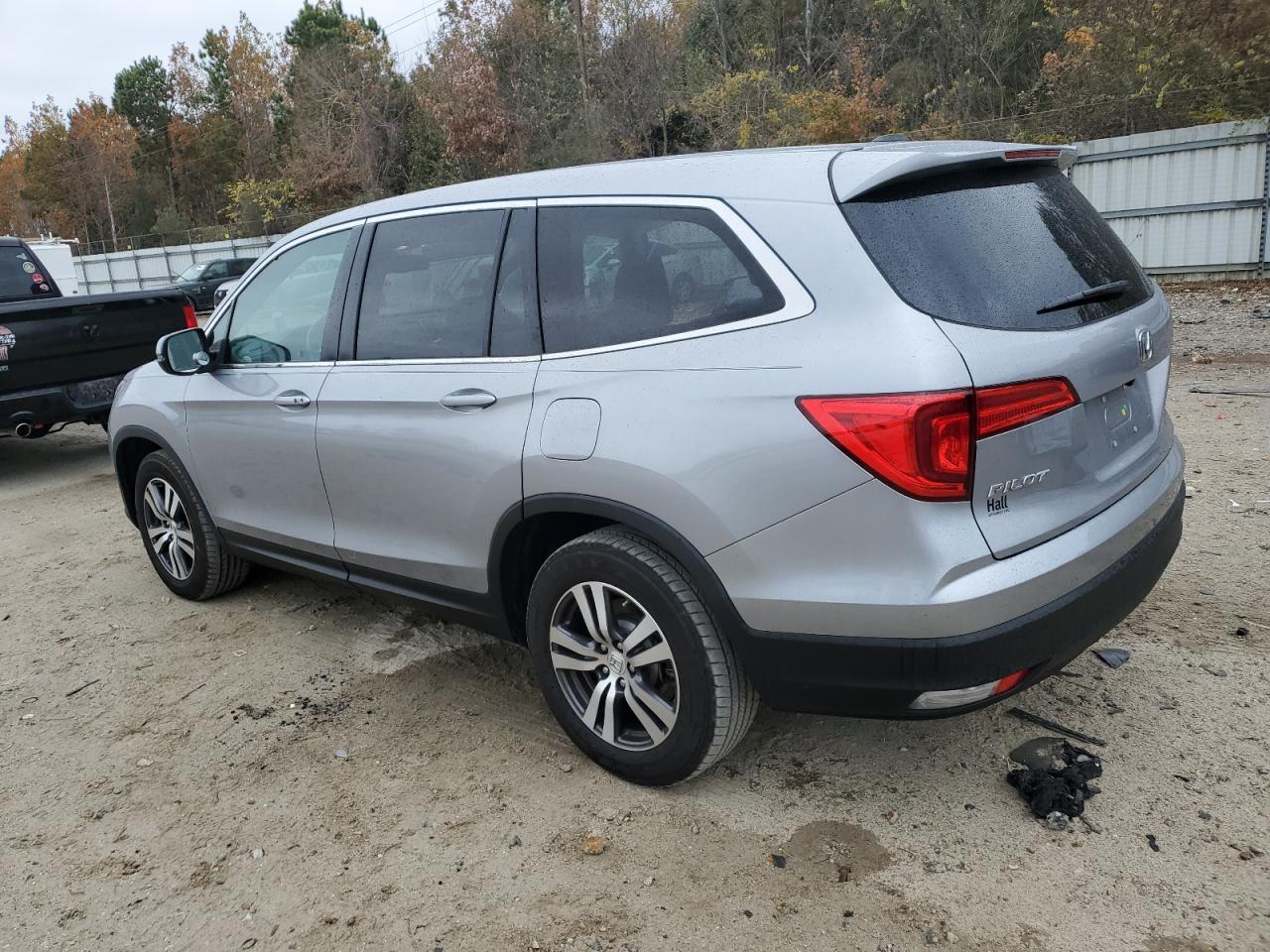 Image 2 of 2016 HONDA PILOT EXL 2016 with VIN 5FNYF5H53GB053706