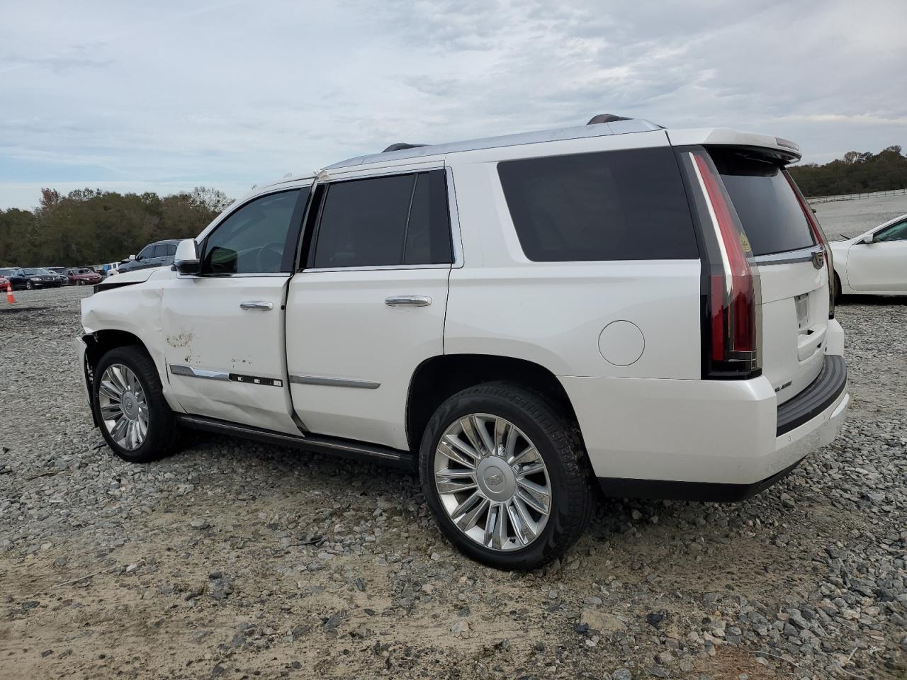 Image 2 of 2016 CADILLAC ESCALADE PLATINUM 2016 with VIN 1GYS4DKJ9GR285775