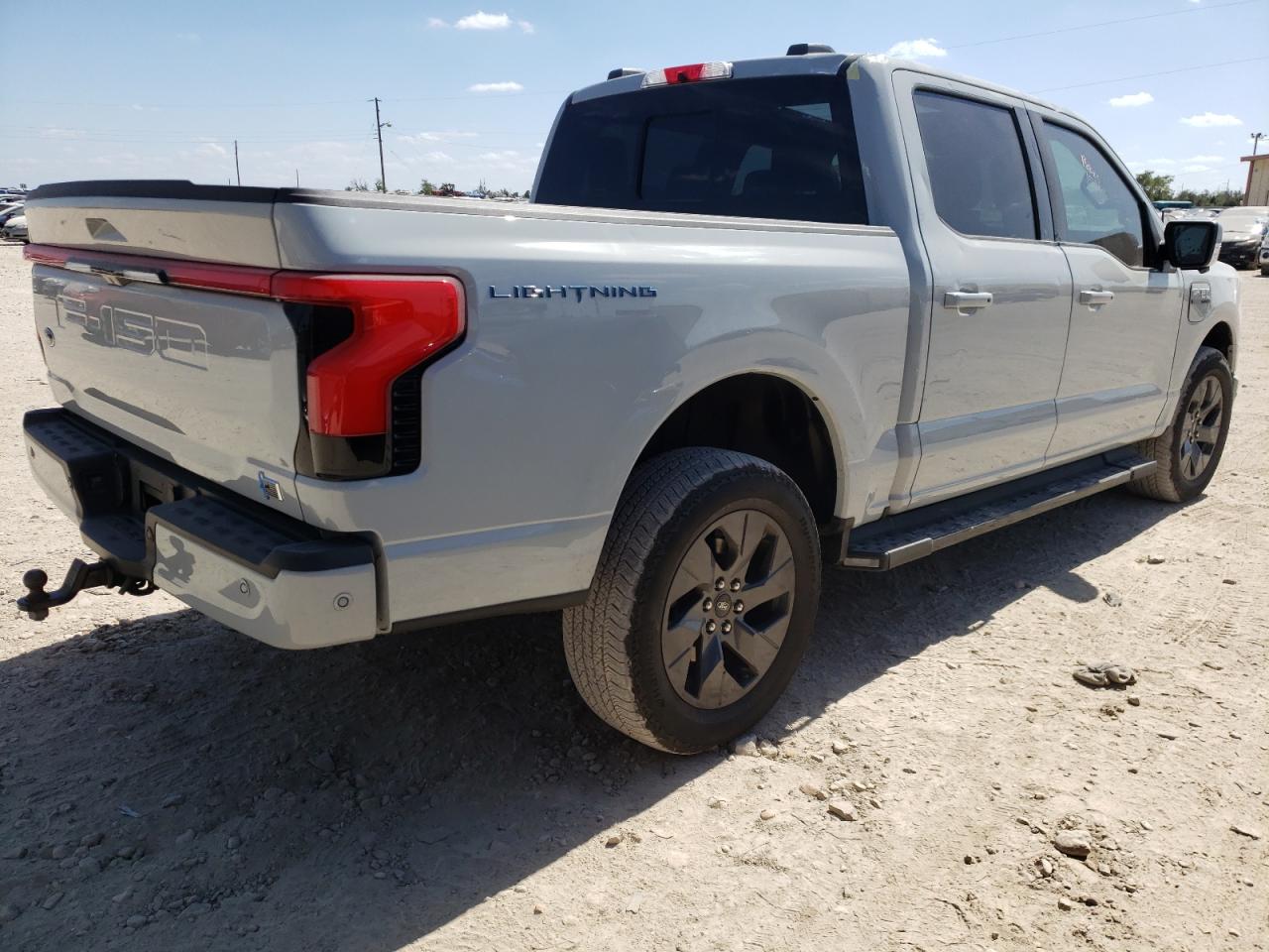 Obraz 3 z 2023 FORD F150 LIGHTNING PRO 2023 z VIN 1FTVW1EV4PWG04690