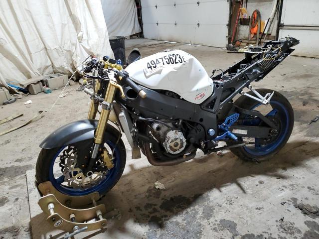 Image 2 of 2005 SUZUKI GSX-R600 K 2005 with VIN JS1GN7CA152109991