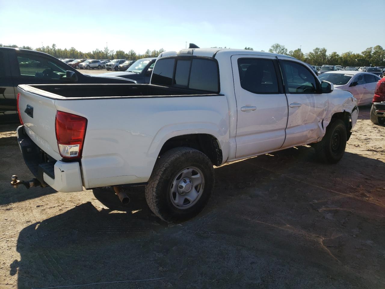 Obraz 3 z Toyota Tacoma Double Cab 2019 z VIN 5TFAX5GN9KX140492
