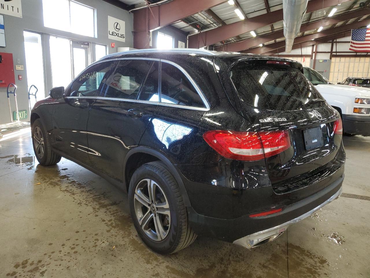 Image 2 of 2018 MERCEDES-BENZ GLC 300 4MATIC 2018 with VIN WDC0G4KB5JV060808