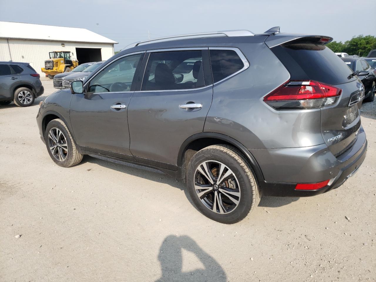 Image 2 of 2019 NISSAN ROGUE S 2019 with VIN JN8AT2MV1KW388602
