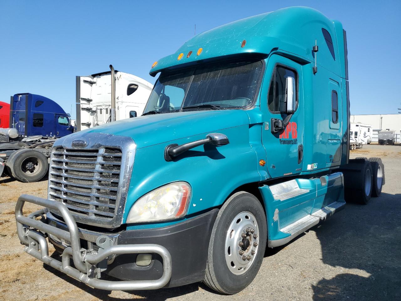 Image 2 of 2012 FREIGHTLINER CASCADIA 125  2012 with VIN 1FUJGLDR6CSBH0339
