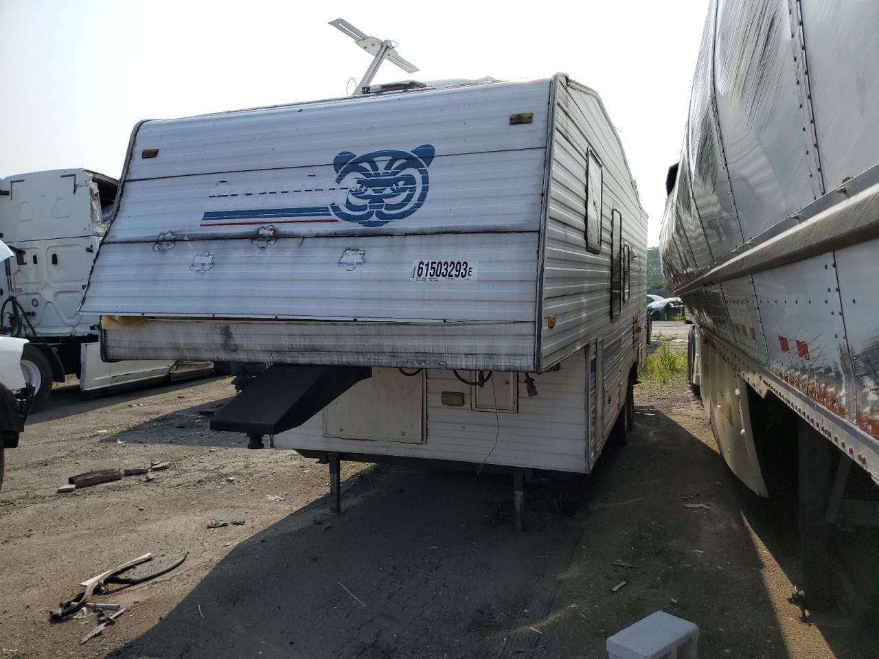 Image 2 of 1996 FLEETWOOD PROWLER 1996 with VIN 1EC5G2523T4260374