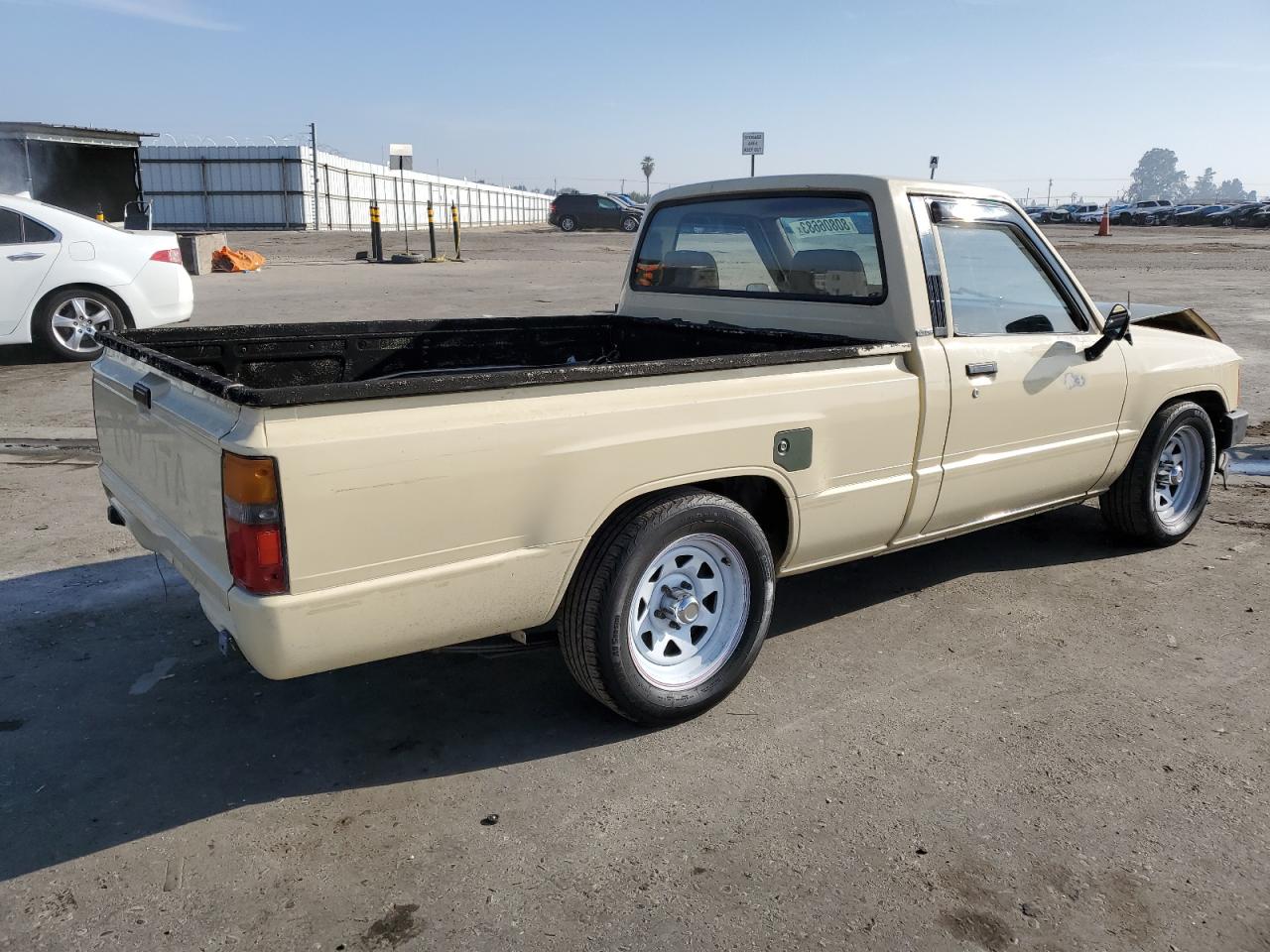 Obraz 3 z 1986 TOYOTA PICKUP 1/2 TON RN50 1986 z VIN JT4RN50R8G0176003