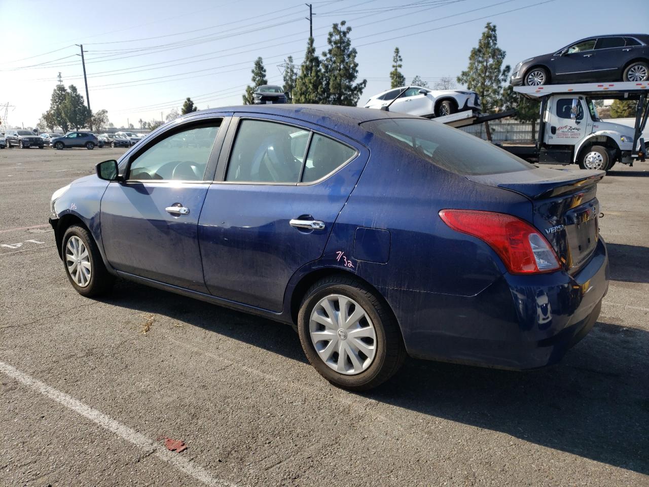 Image 2 of 2019 NISSAN VERSA S 2019 with VIN 3N1CN7AP5KL822577
