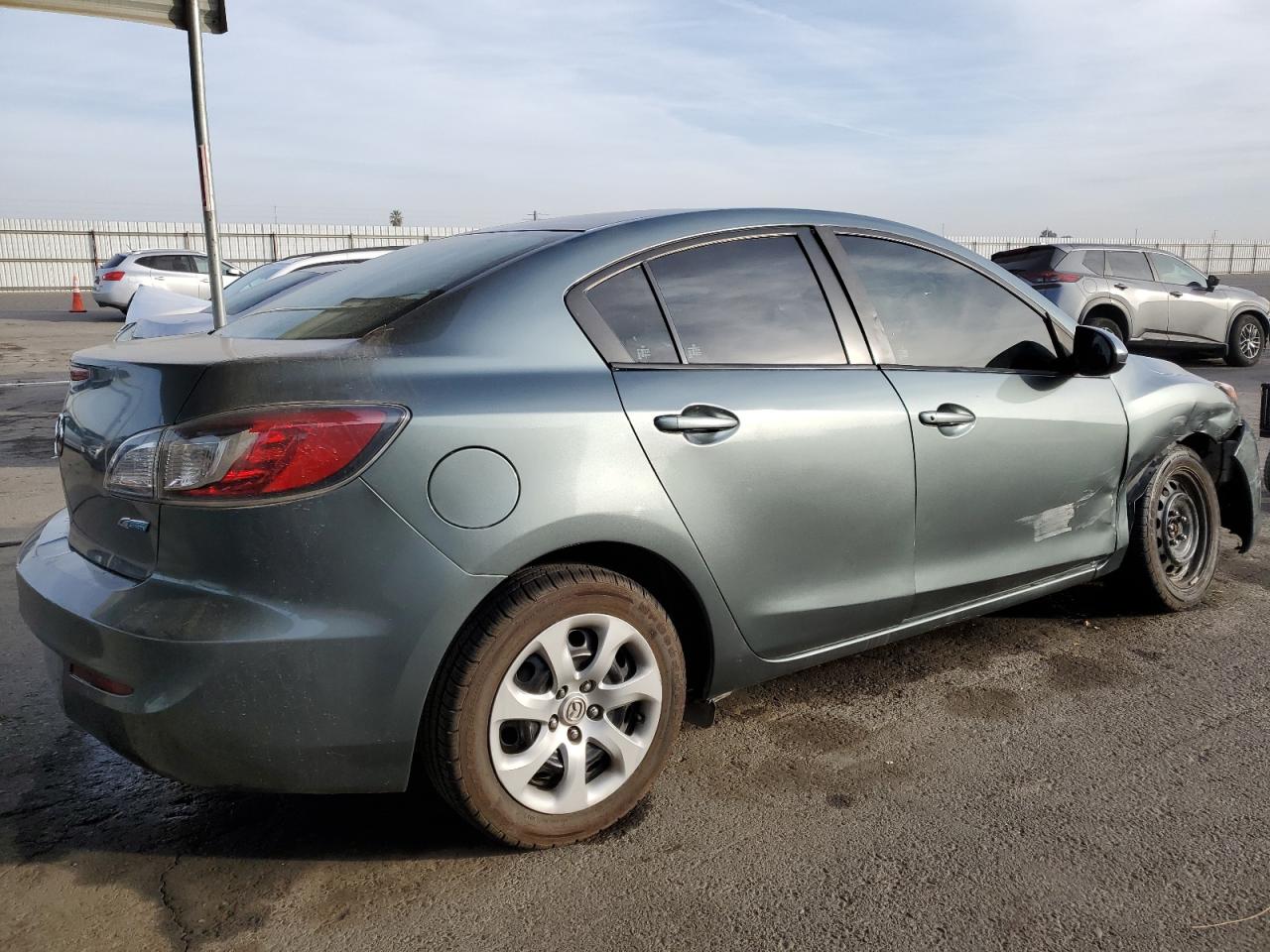 Obraz 3 z 2013 MAZDA 3 I 2013 z VIN JM1BL1UP2D1800358