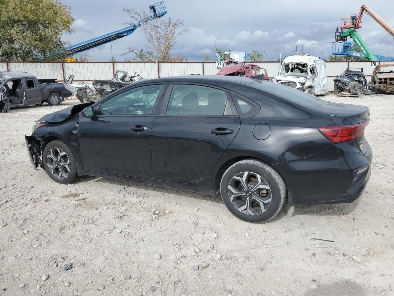 Image 2 of 2019 KIA FORTE FE 2019 with VIN 3KPF24AD1KE038022