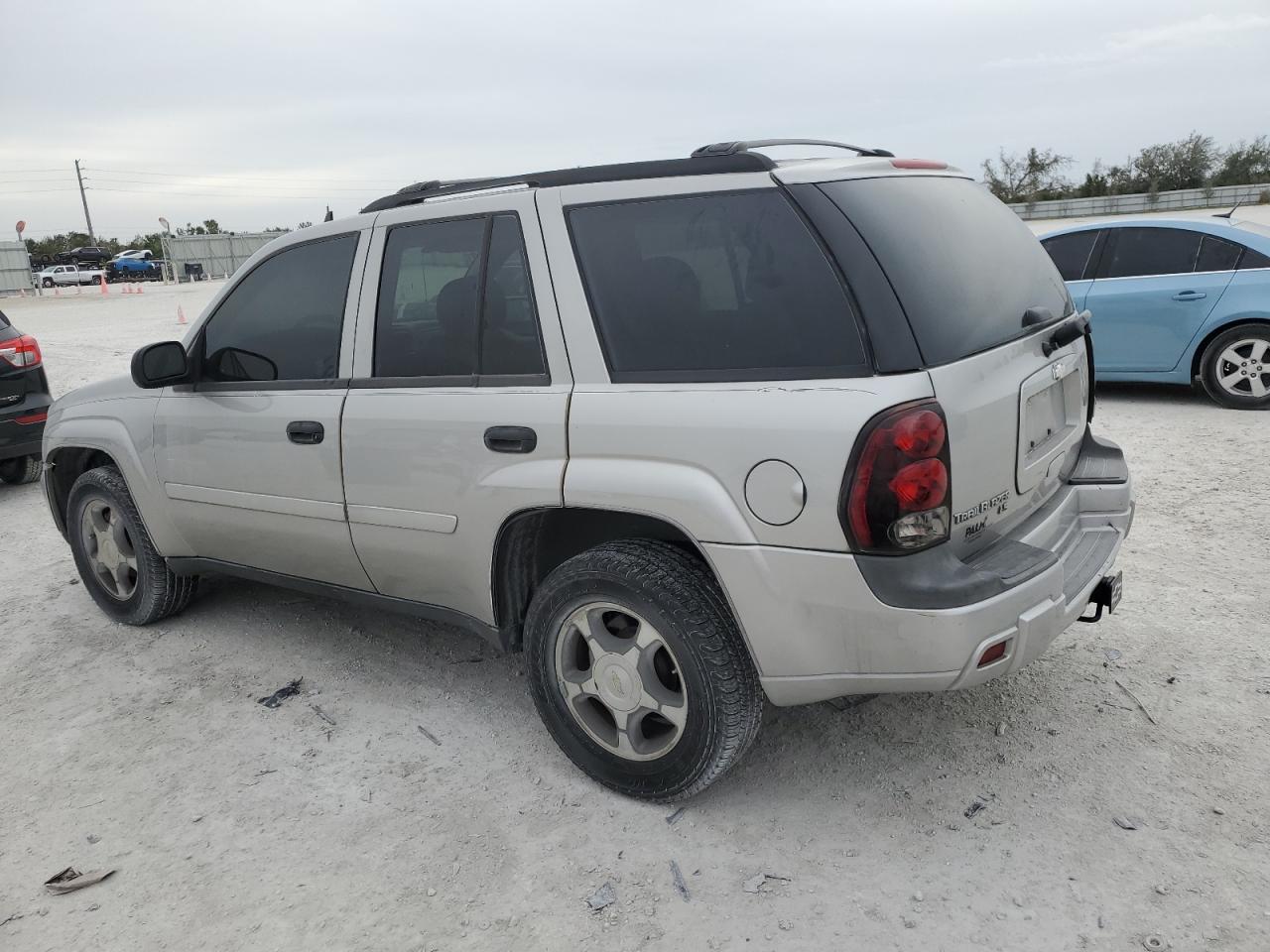 Obraz 2 z 2007 CHEVROLET TRAILBLAZER LS 2007 z VIN 1GNDS13S172135394