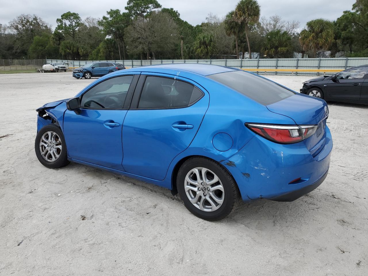 Obraz 2 z 2016 TOYOTA SCION IA  2016 z VIN 3MYDLBZVXGY136947