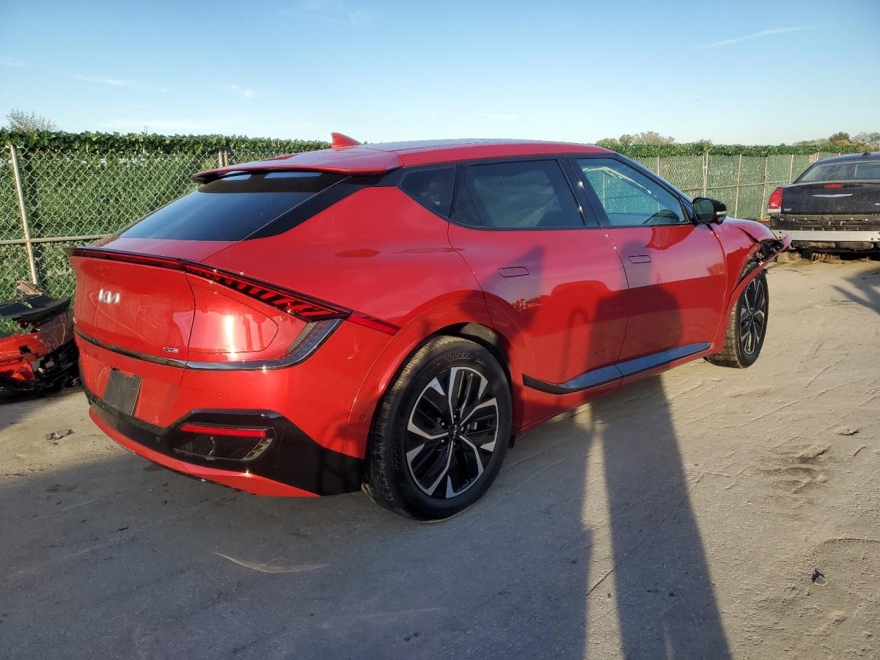 Изображение 3 2022 KIA EV6 GT LINE 2022 с VIN KNDC44LA7N5062700