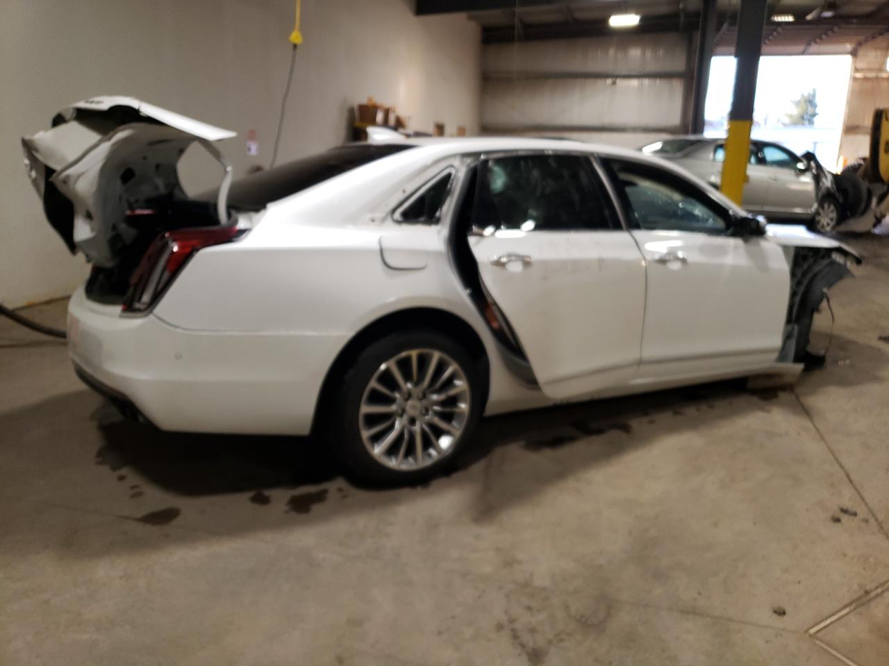 Obraz 3 z Cadillac Ct6 Luxury 2018 z VIN 1G6KE5R65JU133753