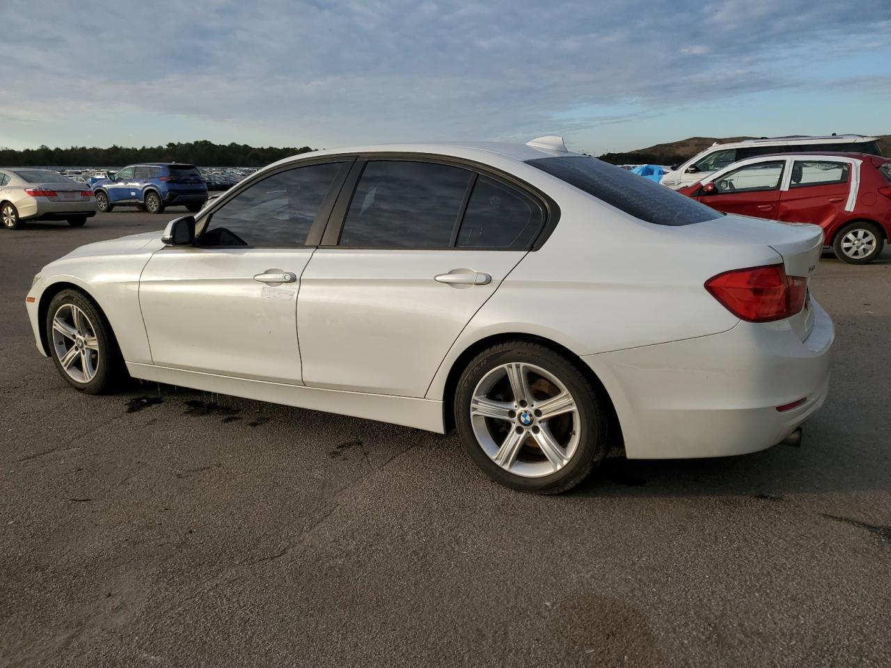 Image 2 of 2014 BMW 320 I XDRIVE 2014 with VIN WBA3C3C59EPV90935
