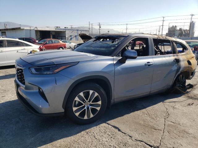 Image 1 of 2022 TOYOTA HIGHLANDER XLE 2022 with VIN 5TDGZRBH4NS235579