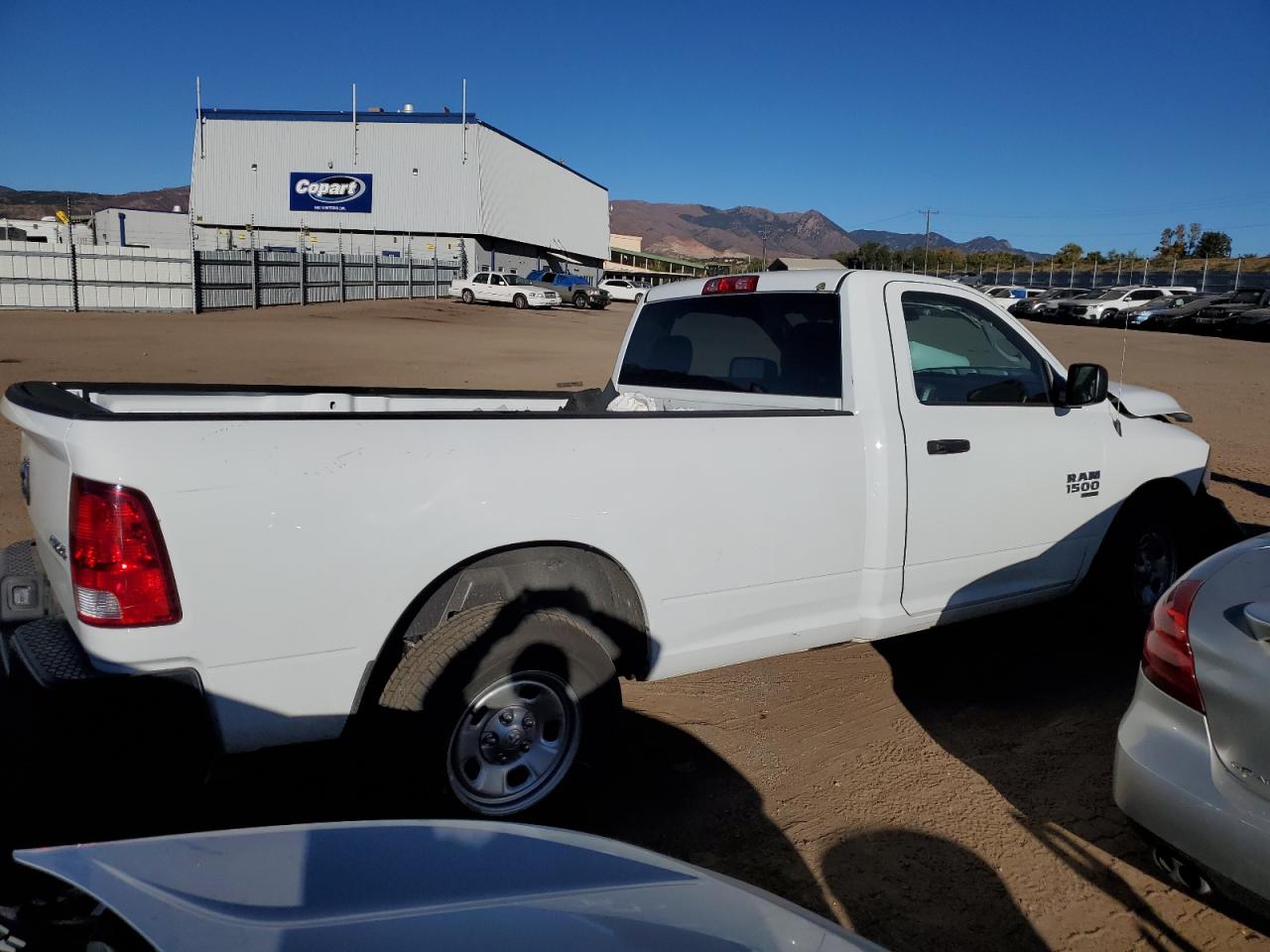 Изображение 3 2022 RAM 1500 CLASSIC TRADESMAN 2022 с VIN 3C6JR7DG1NG332310