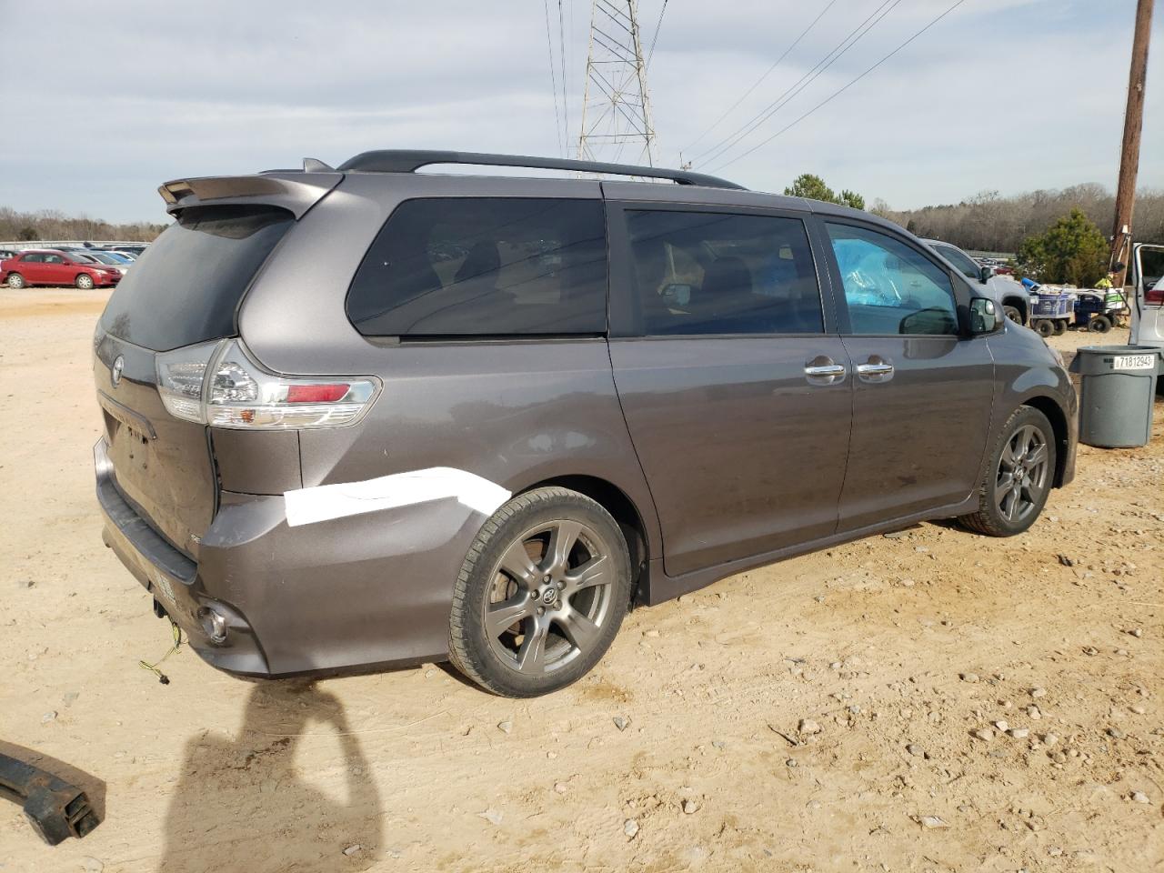 Изображение 3 2018 TOYOTA SIENNA SE 2018 с VIN 5TDXZ3DC9JS914952