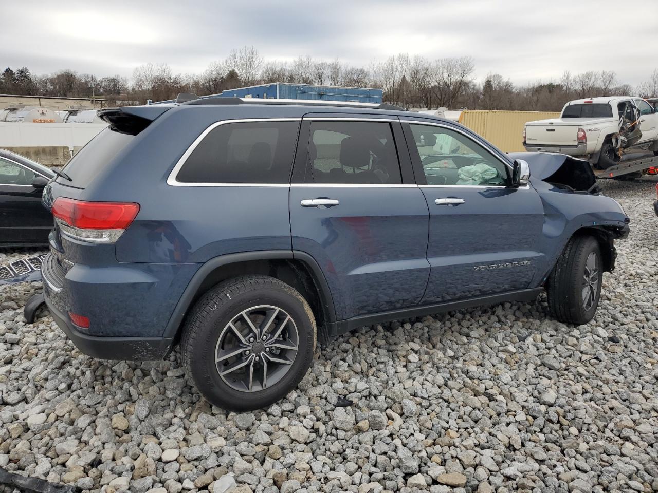 Image 3 of 2019 JEEP GRAND CHEROKEE LIMITED 2019 with VIN 1C4RJFBG3KC766968