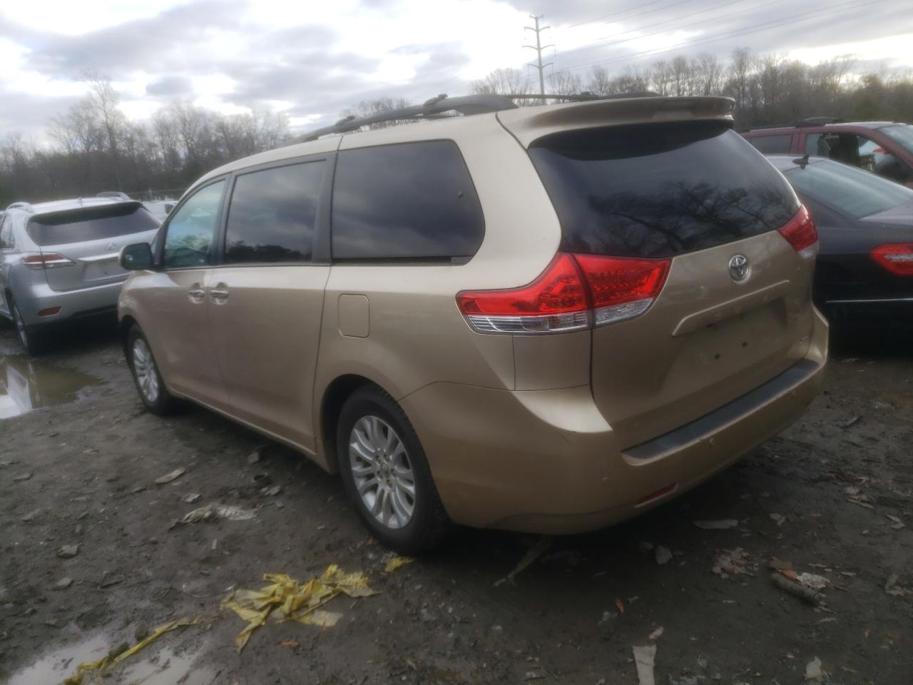 Obraz 2 z 2011 TOYOTA SIENNA XLE 2011 z VIN 5TDYK3DC3BS174227