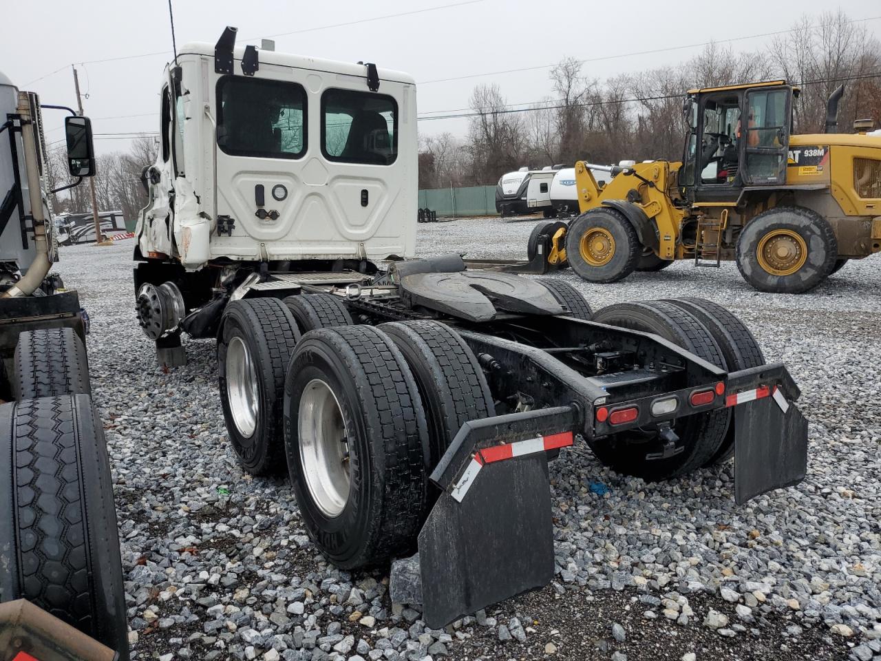 Image 3 of 2022 FREIGHTLINER CASCADIA 116  2022 with VIN 3AKJHTDV7NSMZ1786